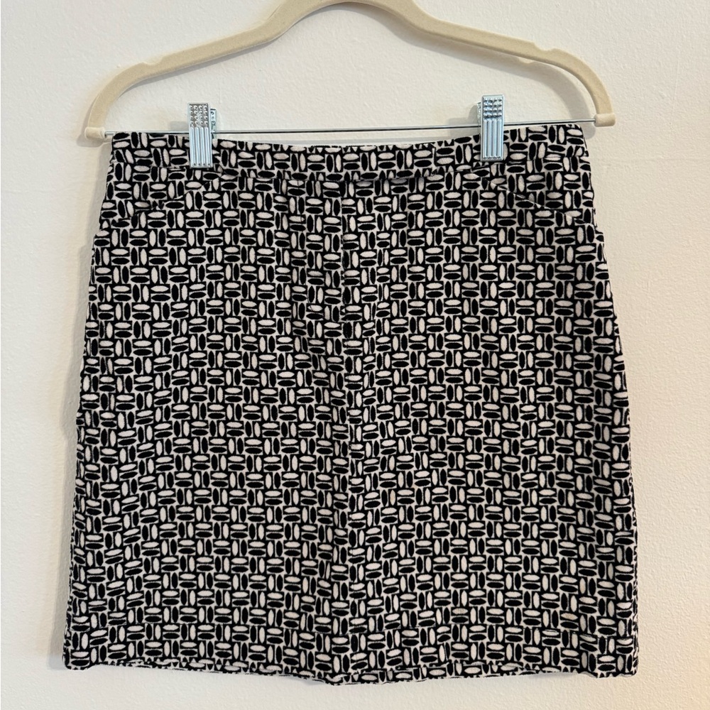 LOFT Black and White Geometric Pencil Skirt